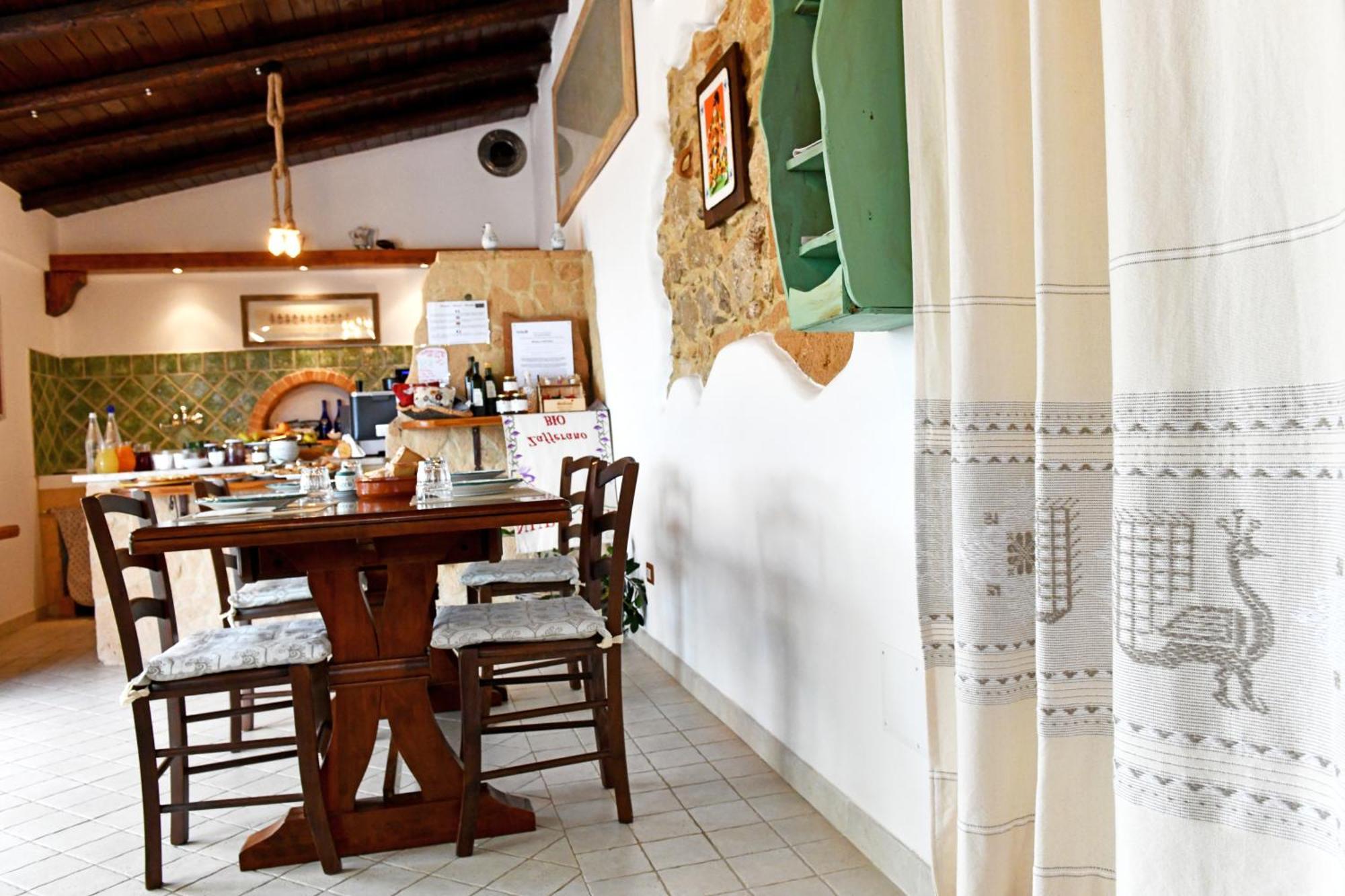 Fattoria La Traccia Villa Fertilia Luaran gambar