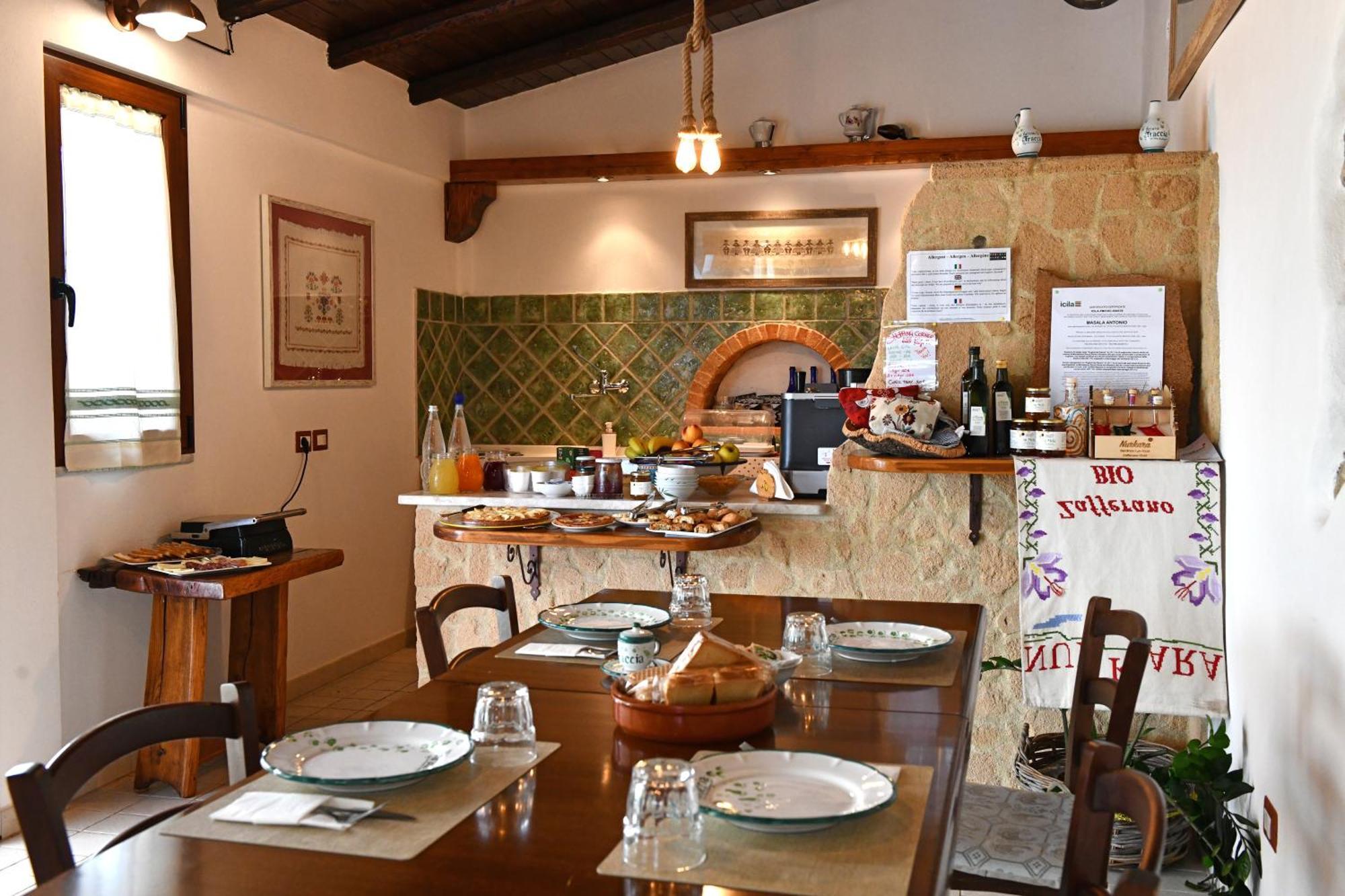 Fattoria La Traccia Villa Fertilia Luaran gambar